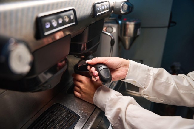 maquina-de-cafe-automatica-ou-manual-qual-e-a-melhor-para-voce